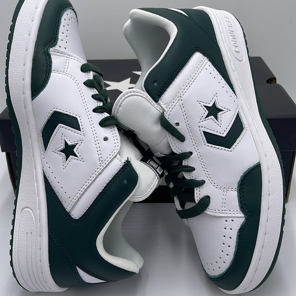 Converse Men’s A12519C WEAPON OX
WHITE/DEEP EMERALD/WHITE Leather sneakers - Picture 13 of 16